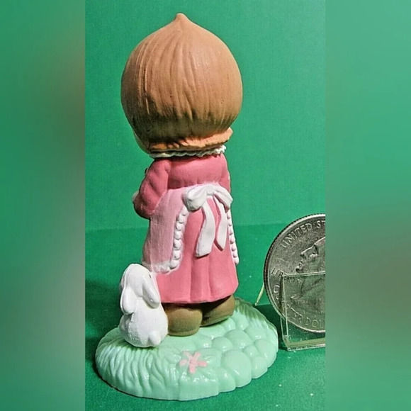 1977 Hallmark Merry Miniature BETSY CLARK with Bunny Rabbits Easter Spring - Picture 4 of 8